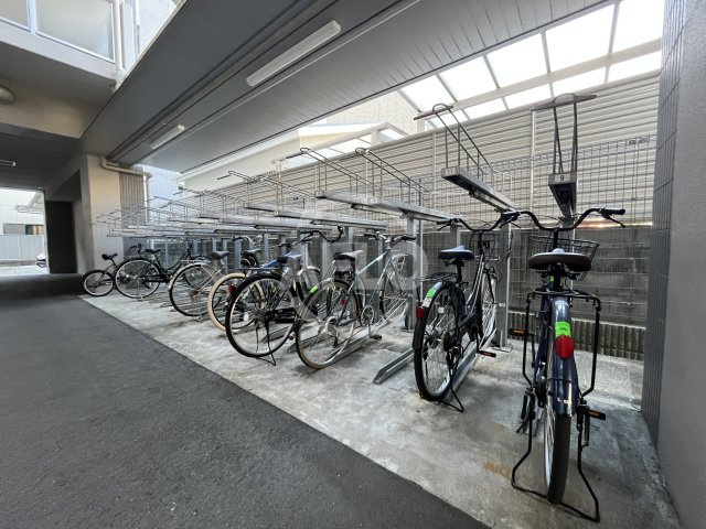 エスリード江坂垂水町の設備|駐輪場