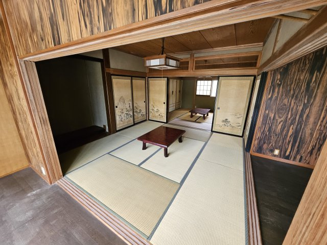 渋川市赤城町宮田の中古一戸建の内装|床の間のある和室。季節の飾り物なども見栄えがしそうですね。