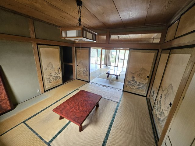 渋川市赤城町宮田の中古一戸建の和室|続き間の和室となっています。