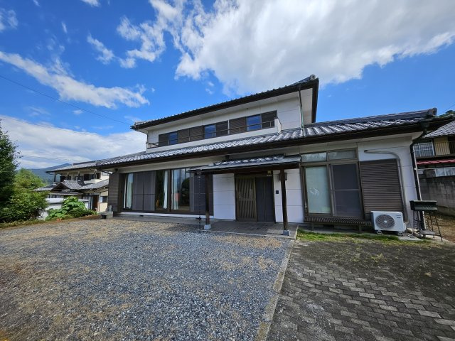 渋川市赤城町宮田の中古一戸建の外観|落ち着いた日本家屋らしい外観です。