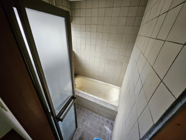 渋川市赤城町宮田の中古一戸建の浴室|日々の疲れを癒すお風呂付です