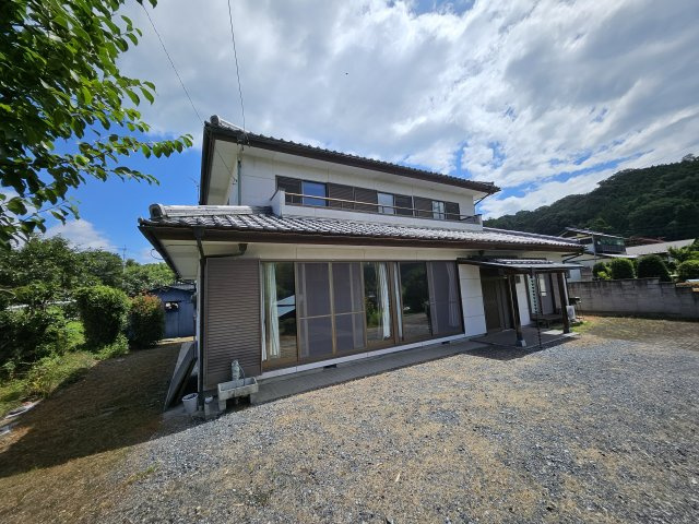 渋川市赤城町宮田の中古一戸建の外観|物件の外観です。南向きの明るい部屋割りです。