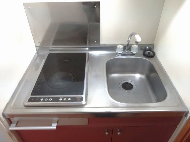 レオパレスＫ．サリーレのキッチン|安心安全の電気コンロ　2口
