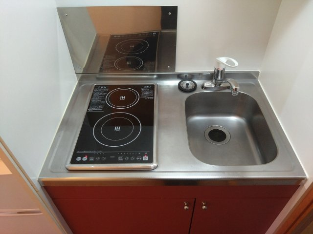 レオパレスポセイドンのキッチン|安心安全の電気コンロ　2口