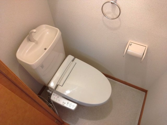 レオパレスＳＯＬＵＴＩＯＮＳⅢのその他|風呂・トイレ別