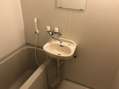 レオパレスグレイスライフの浴室|落ち着いた空間のお風呂です