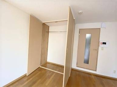 レオパレス文京の内装|広々クローゼット収納