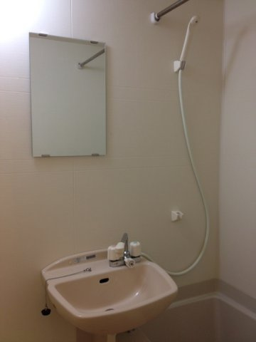 レオパレスフローラ中里の浴室|洗面設備が有ります