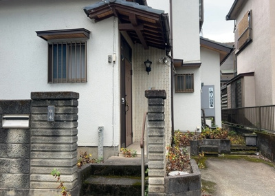 【外観】 | 三ケ木売地 | 隣家の土地はどうなっているのか、生活利便施設が近くにあるのか、学校まで近いかなど、お客様のライフスタイルにあわせたイメージが重要です。また、近くにあると困る施設が近くにないかも確認するといいでしょう。
