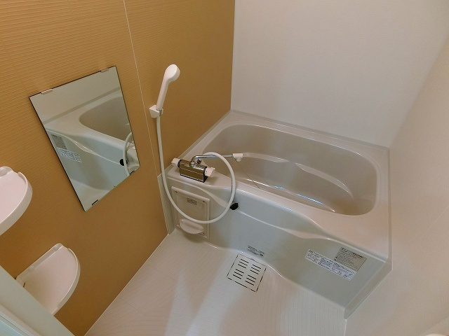 フジパレス小松南町の浴室