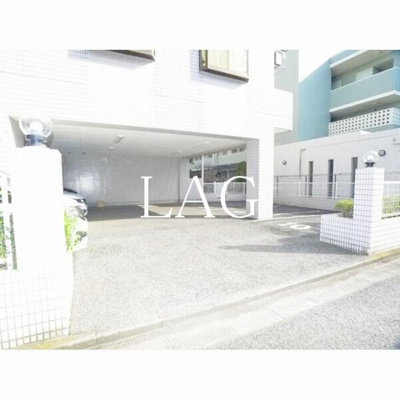 【駐車場】 | プラーティット本中山 | 駐車場です。