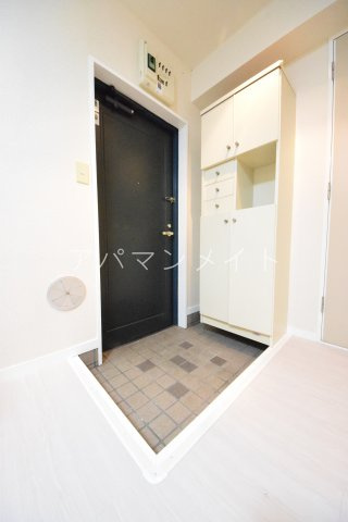 【玄関】 | 丘の上ハウス | 収納もある玄関です