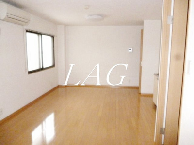 【居間・リビング】 | トーシンコーポマツバラ | 洋室のお部屋です。