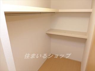 リバーサイド真倉　Ｂの収納|ウォークインクローゼット