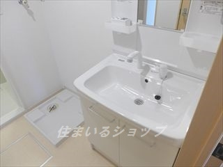 リバーサイド真倉　Ｂの洗面所|シャンプードレッサー・収納棚