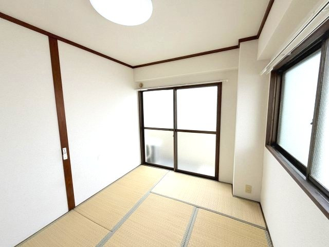 ハイム灘北の和室