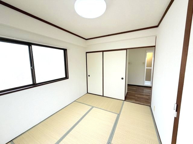 ハイム灘北の和室