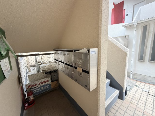 ハイム灘北のエントランス