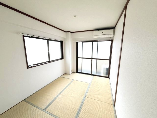 ハイム灘北の和室