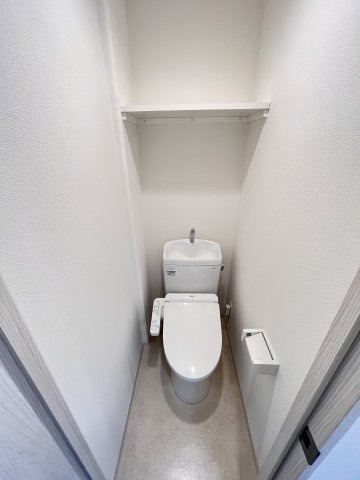 大阪市城東区野江２丁目の賃貸マンションのトイレ