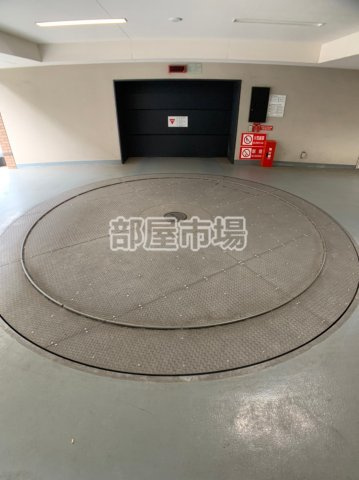 メトロステージ上野の駐車場