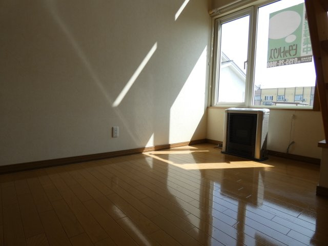 LAND HUMANの居間・リビング