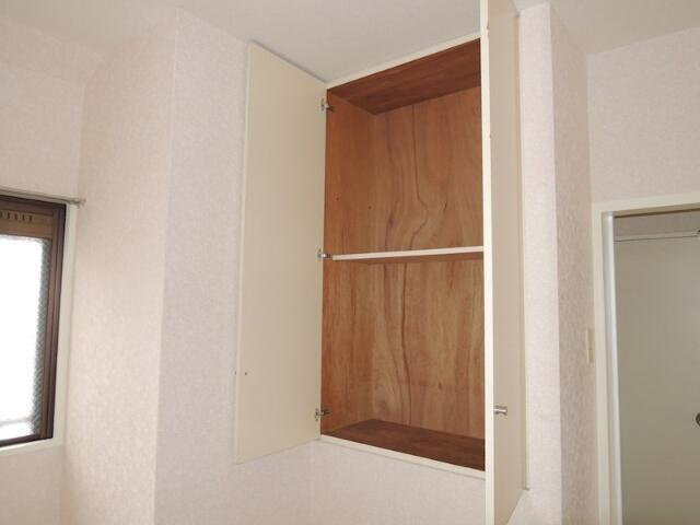 川崎市多摩区東生田１丁目の賃貸マンションの収納