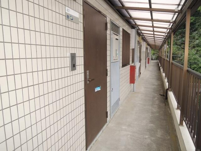 川崎市多摩区東生田１丁目の賃貸マンションのロビー