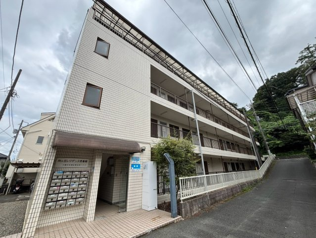 川崎市多摩区東生田１丁目の賃貸マンションのエントランス