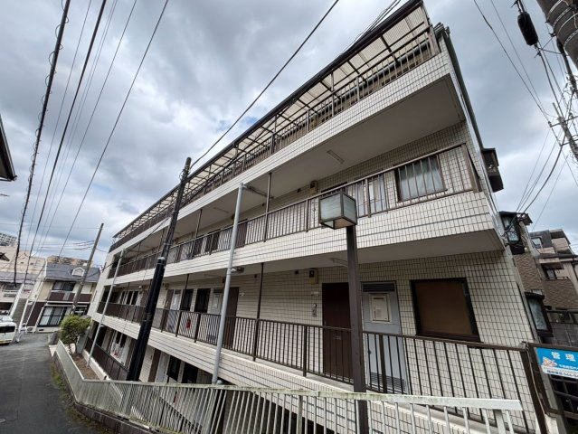 川崎市多摩区東生田１丁目の賃貸マンションの外観