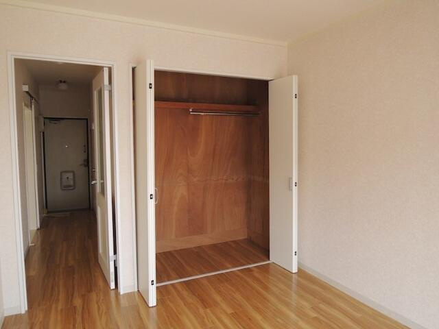 川崎市多摩区東生田１丁目の賃貸マンションの収納