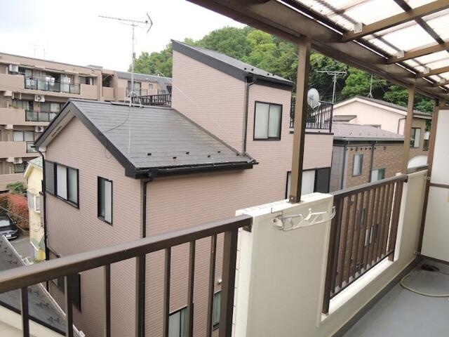 川崎市多摩区東生田１丁目の賃貸マンションのバルコニー