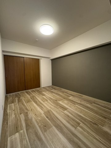 コンフィデンス西本町の洋室