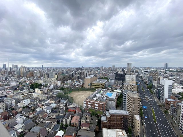 グローリオタワー巣鴨の展望|眺望
バルコニーからの見晴らしがよく、開放感あふれる心地よい眺望が広がります。日常に豊かな彩りとゆとりをもたらしてくれます。