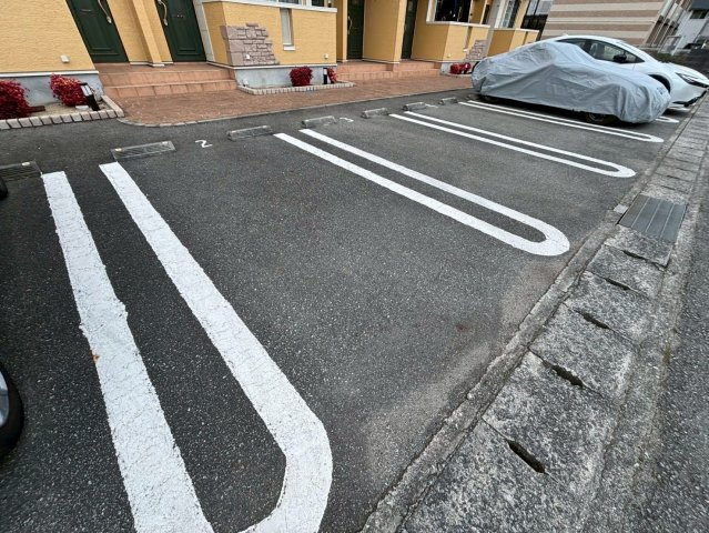 フィオーレ白浜Ⅰの駐車場