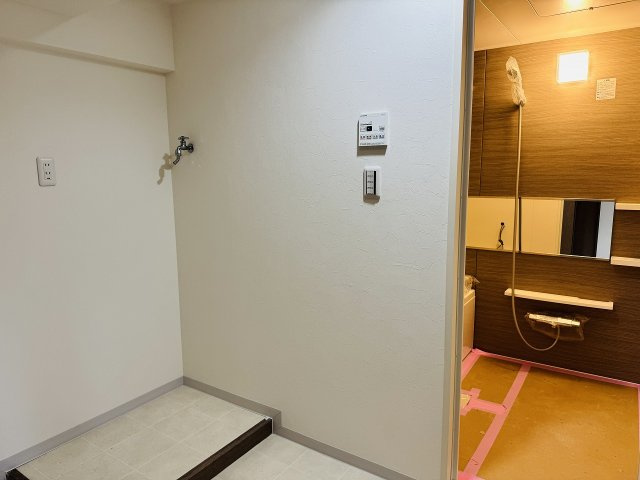 セントラルコートめじろ台の脱衣所|～現在フルリノベ中、詳細は当社までお気軽にお問合せ下さい～