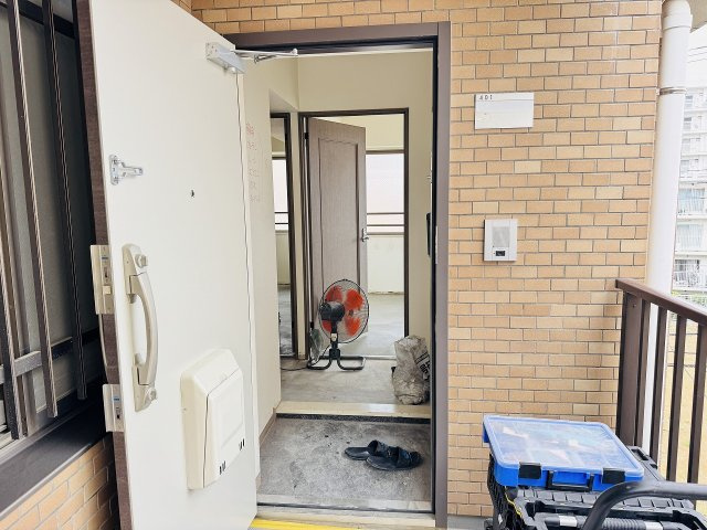 セントラルコートめじろ台の玄関|～現在フルリノベ中、詳細は当社までお気軽にお問合せ下さい～
