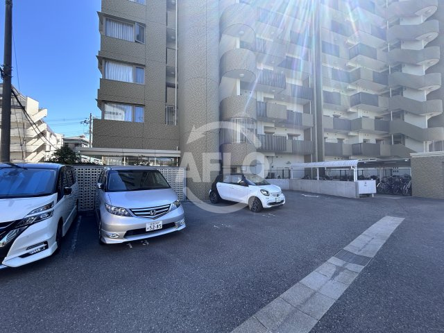 淀川ウエストタワーの駐車場|淀川ウエストタワー　駐車場