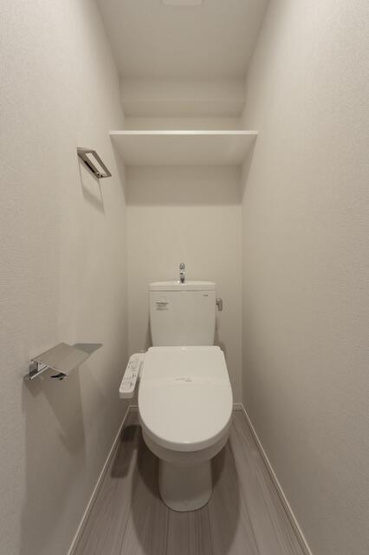 【トイレ】 | ※写真は同タイプ住戸です。