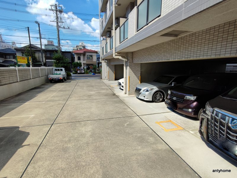 エクセレント上新11の駐車場