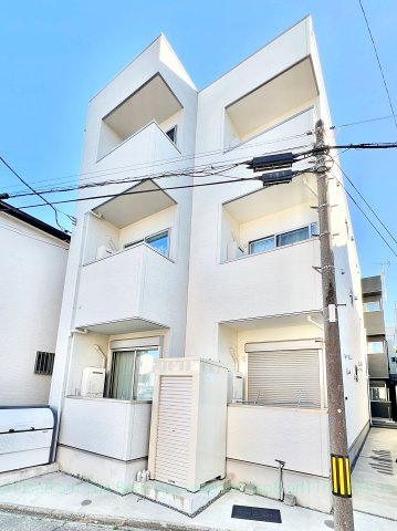 Zecca栄生の外観