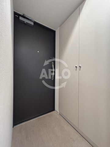 ミュプレ江坂(旧:ベルフェリーク江坂)の玄関|ミュプレ江坂　玄関