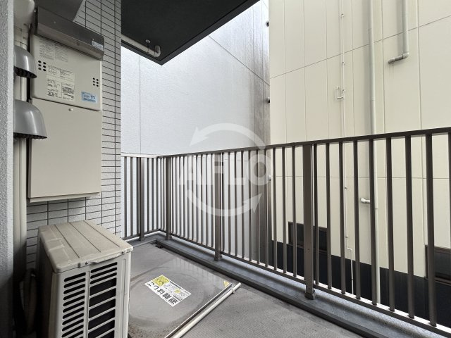 ミュプレ江坂(旧:ベルフェリーク江坂)のバルコニー|ミュプレ江坂　バルコニー