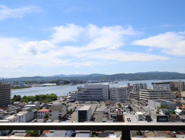 アルファガーデン内中原の展望|バルコニーから宍道湖を望めます