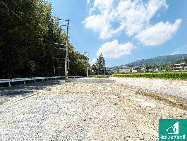 ●生駒市有里町　第3期　新築一戸建ての前面道路含む現地写真|周辺は落ち着いた街並みの住宅地！子育てがしやすい住環境です！まだ未完成ですが、現地でしかわからない事もございます。是非一度ご覧ください。
