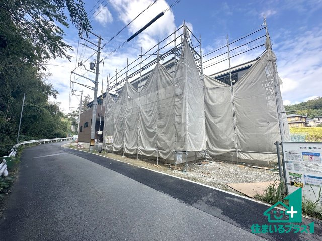 ●生駒市有里町　第3期　新築一戸建ての外観|現在の進捗状況です！順調に作業進行中、完成が待ち遠しいです！詳細の間取り等、お気軽にお問い合わせください！