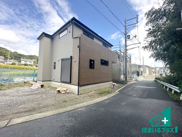 ●生駒市有里町　第3期　新築一戸建ての外観|現在の進捗状況です！順調に作業進行中、完成が待ち遠しいです！詳細の間取り等、お気軽にお問い合わせください！