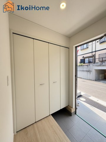 神戸市西区伊川谷町有瀬第7　１号棟　新築戸建の玄関|【ホームページに現地動画掲載中】●年中無休：当日予約可●玄関には大きなシューズボックスが完備♪