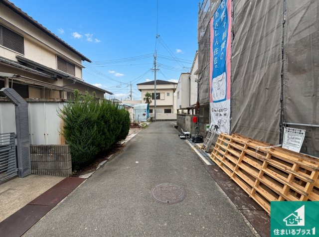 和歌山市市小路　第6期　新築一戸建ての前面道路含む現地写真|周辺は落ち着いた街並みの住宅地！子育てがしやすい住環境です！まだ未完成ですが、現地でしかわからない事もございます。是非一度ご覧ください。