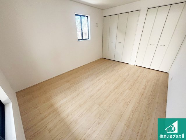 和歌山市市小路　第6期　新築一戸建ての洋室|ナチュラル感のある洋室は、自分好みのインテリアが楽しめます♪ご家族とインテリアや家具を選びに行くのは新築購入時の醍醐味の一つです。ぜひお楽しみください♪